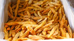 Gli amanti delle patatine scoprono i segreti degli chef per una frittura croccante e irresistibile