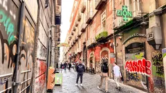 Camminare ogni giorno trasforma energia, umore e forma fisica