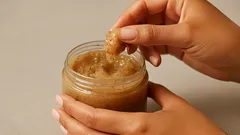Scrub viso fai-da-te: i segreti naturali per una pelle luminosa
