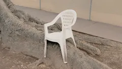 Sedie di plastica come nuove: il trucco naturale che le fa brillare