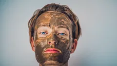 Dona nuova vita al tuo viso con l’esfoliazione consigliata dai dermatologi